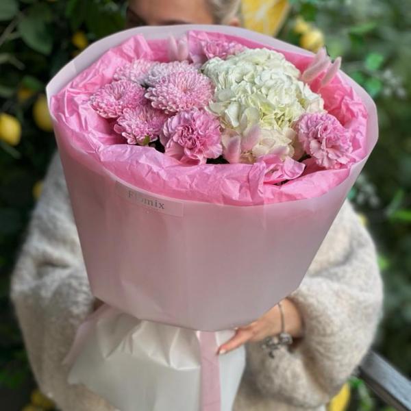 Ассорти с гортензией , хризантемой и диантусами 